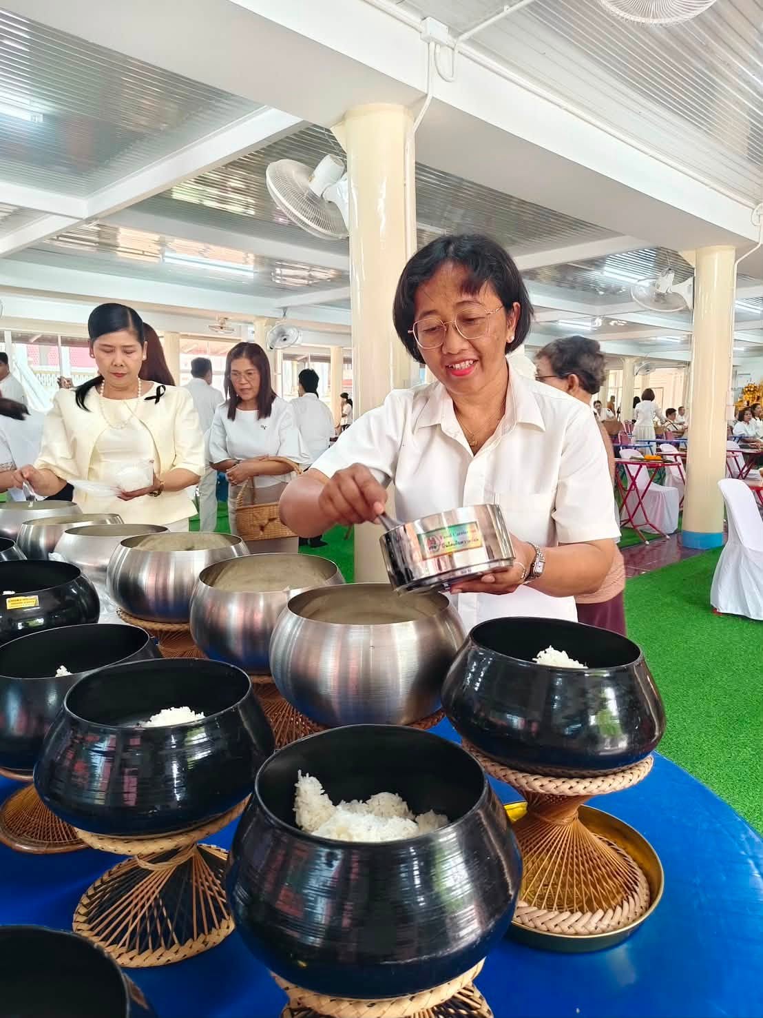 title - ส.ป.ก.นครปฐม เข้าร่วมพิธีกิจกรรมเข้าวัดปฏิบัติธรรมสวนะ ครอบครัวหิ้วตะกร้า ศรัทธาอิ่มบุญ อุดหนุนชุมชน จังหวัดนครปฐม ประจำปีงบประมาณ พ.ศ. 2569